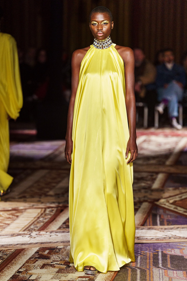 On the Runway. Halpern Fall 2019. | SUPERSELECTED - Black Fashion ...